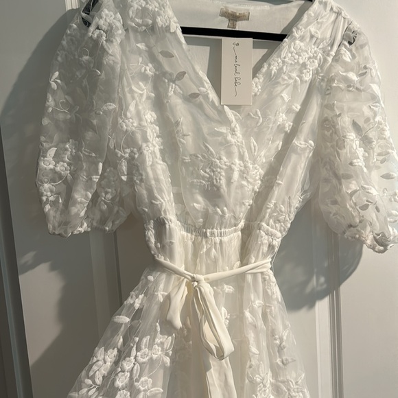 ONE LOVED BABE WHITE DRESS! 🤍 - Picture 4 of 5